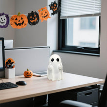 Cargar imagen en el visor de la galería, Figura de fantasma de Halloween - Estatua fantasma de resina espeluznante
