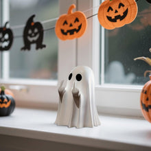 Cargar imagen en el visor de la galería, Figura de fantasma de Halloween - Estatua fantasma de resina espeluznante
