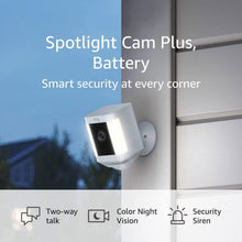 Cargar imagen en el visor de la galería, Ring Spotlight Cam Plus (Batería) | Comunicación bidireccional, visión nocturna en color y sirena de seguridad (versión 2022) - Blanco LN23
