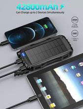 Cargar imagen en el visor de la galería, Power-Bank-Solar-Charger - Cargador portátil de 42800 mAh, banco de energía solar, batería externa 5V3.1A Qc 3.0 cargador rápido integrado linterna súper brillante (negro profundo) Ln23
