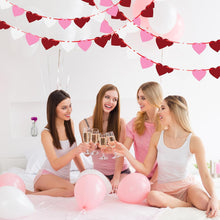 Cargar imagen en el visor de la galería, Bandera de corazones de San Valentín

