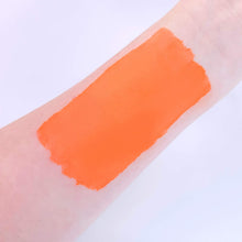 Cargar imagen en el visor de la galería, Pro Intense Neon UV Face &amp; Body Paint Cake Pots de Moon Glow - Naranja intenso
