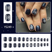 Cargar imagen en el visor de la galería, Uñas postizas a presión de copo de nieve de Navidad, uñas postizas cortas cuadradas de color azul oscuro, cobertura completa, a22 uñas de ataúd de Navidad, uñas... Nombre del patrón:Blanco copo de nieve
