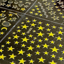 Cargar imagen en el visor de la galería, 30 hojas de calcomanías doradas para uñas, calcomanías de uñas de línea estrella dorada A24
