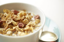 Cargar imagen en el visor de la galería, Great Grains Cereal de desayuno con pasas, dátiles y nueces pecanas, cereal de pasas con dátiles dulces y racimos de granola
