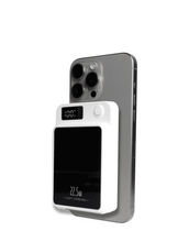 Cargar imagen en el visor de la galería, Banco de Energía de Cargador Portátil de 10000 Mah con Cable Incorporado Usb-C y Artículos Esenciales de Viaje
