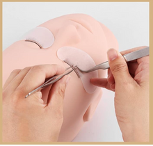 Cargar imagen en el visor de la galería, Cabeza de maniquí para entrenamiento de prácticas de maquillaje
