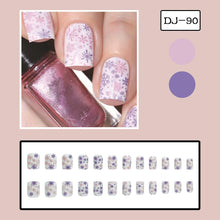 Cargar imagen en el visor de la galería, Uñas postizas a presión de Navidad, uñas postizas cuadradas cortas con diseños de copos de nieve rosa y morado, uñas postizas de Navidad con pegamento brillante a22 , uñas postizas de cobertura completa
