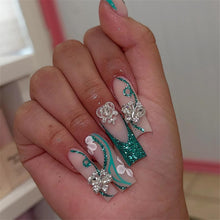 Cargar imagen en el visor de la galería, Uñas postizas a presión con punta francesa, largas y cuadradas, color verde, brillantes, con pegamento, 3D, mariposa, corazón, uñas acrílicas, 24 unidades, a22  Squoval de lujo, cobertura completa
