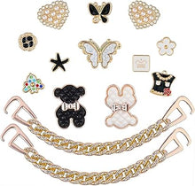 Cargar imagen en el visor de la galería, Encantos brillantes para zapatos, decoraciones de zapatos para mujer, cadenas de perlas, accesorios de zapatos rosados,  A22 dijes de flores para zapatos, estilo propio
