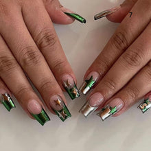 Cargar imagen en el visor de la galería, Uñas postiza a22  largas cuadradas plateadas con punta francesa, uñas postizas con purpurina de cobertura completa con diseños de estrellas verdes, uñas postizas brillantes con pegamento para uñas, uñas a
