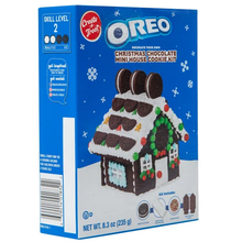Cargar imagen en el visor de la galería, Kit de casita de galletas Oreo de chocolate para fiestas: decora tu propia mini casita de chocolate con glaseado y dulces.
