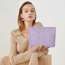 Cargar imagen en el visor de la galería, Bolsa de cosméticos Bolsa de maquillaje Preppy Cute Corduroy Neceser para mujeres esenciales de viaje, Púrpura (a22 Purple Heart), Cara de moda
