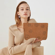 Cargar imagen en el visor de la galería, Bolsa de cosméticos Bolsa de maquillaje Preppy Cute Corduroy Neceser para mujeres esenciales de viaje, Marrón a22, Cara de moda
