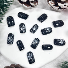 Cargar imagen en el visor de la galería, Uñas postizas de invierno a presión con copos de nieve, 24 unidades, uñas postizas a presión de Navidad, cuadradas, medianas, color azul, punta francesa,a22  uñas adhesivas, accesorios de uñas de Navidad,
