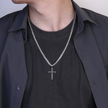 Cargar imagen en el visor de la galería, Collar de cruz de plata de ley 925 con borde biselado para hombres
