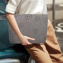 Cargar imagen en el visor de la galería, Bolsa de cosméticos Bolsa de maquillaje Preppy Cute Corduroy Neceser para mujeres esenciales de viaje, gris a22 , (GreyGrey), Cara de moda
