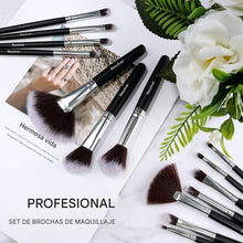 Cargar imagen en el visor de la galería, Juego de 32 brochas de maquillaje profesionales
