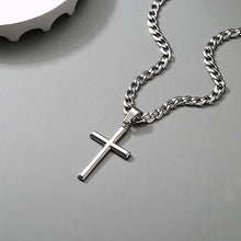 Cargar imagen en el visor de la galería, Collar de cruz de plata de ley 925 con borde biselado para hombres
