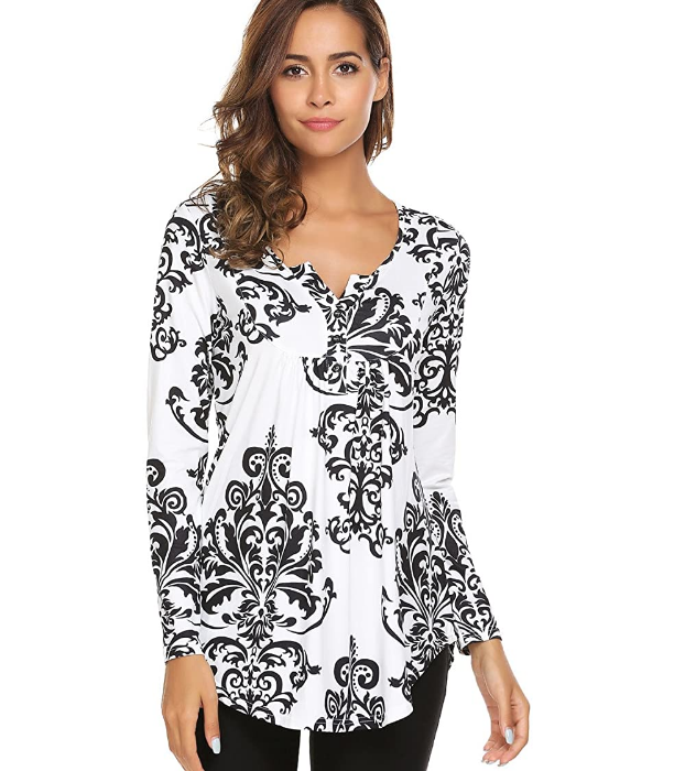 Blusa plisada de manga larga con estampado de cachemira con cuello en V NDP31