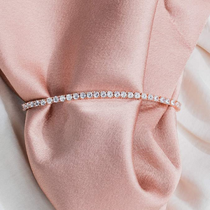 Pulsera de tenis clásica chapada en oro de 14 quilates con circonita cúbica   NDP15