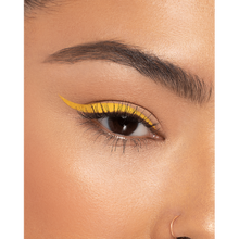 Cargar imagen en el visor de la galería, Delineador de ojos líquido Fruit Fetish de Milani, Mango Me Crazy 110
