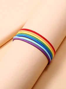 Pulsera con diseño de rayas arcoíris