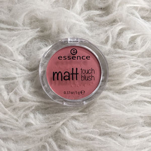 Essence Matt touch blush - 20 Berry Me Up