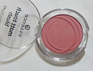 Essence Matt touch blush - 20 Berry Me Up