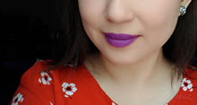 Cargar imagen en el visor de la galería, Maybelline Colorsensational Lipstick – 681 Vibrant Violet ✅
